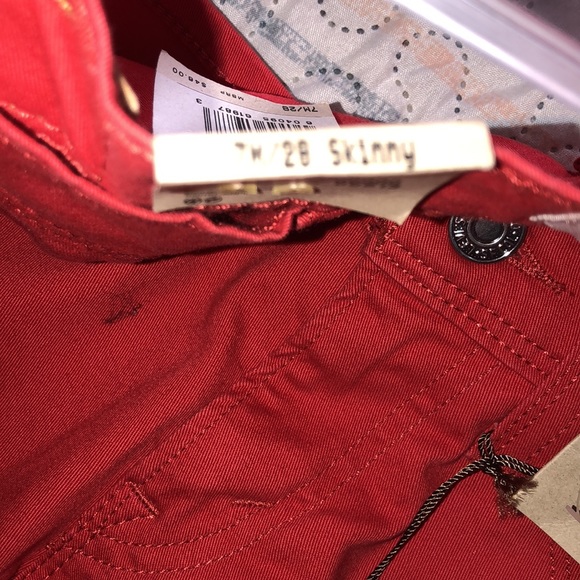 Red 524 Silver Tag Skinny Leg Ultra Low Rise Levi’s with Stretch - Picture 4 of 8